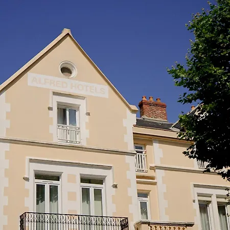 Alfred Les Halles Готель Біарріц